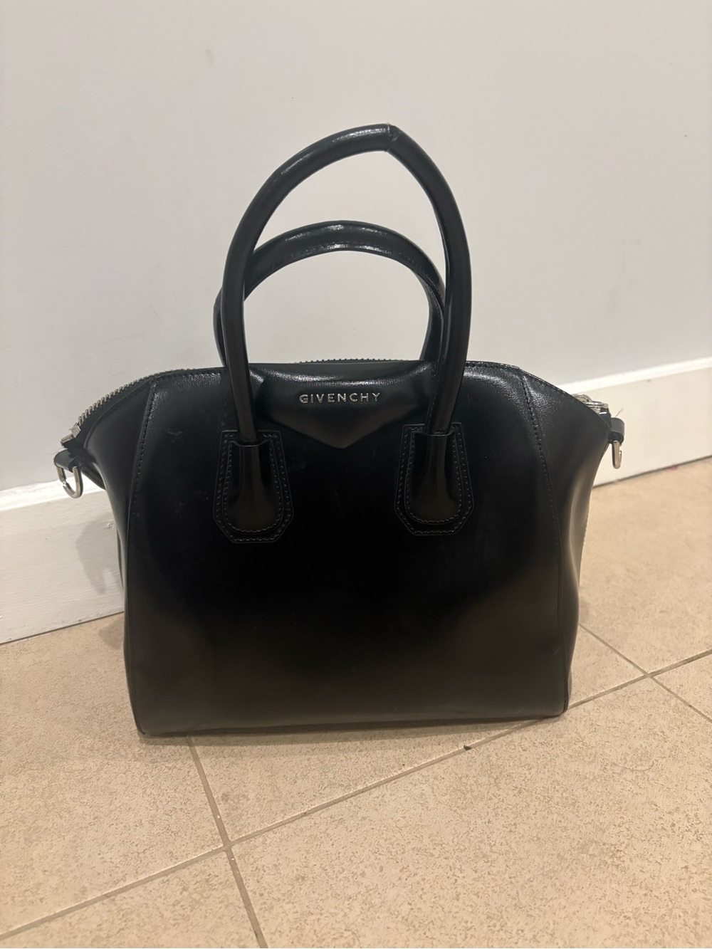 Givenchy Black Leather Antigona Medium Satchel